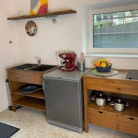 1-zimmer-wohnung In Poll Lägenhet