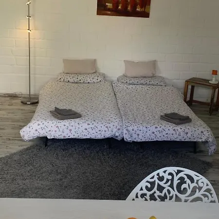 Lägenhet 1-zimmer-wohnung In Poll